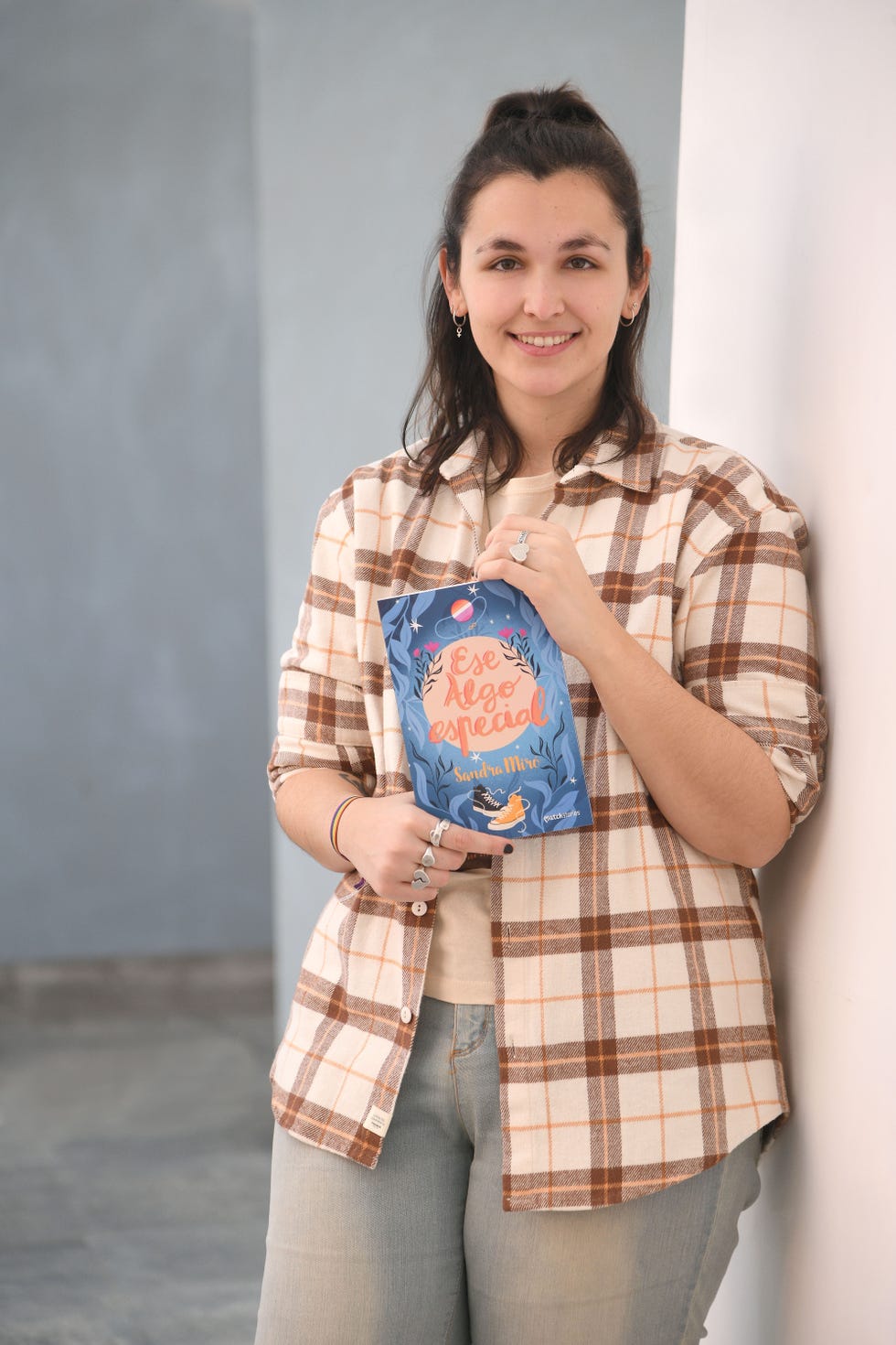 sandra miró publica su tercer libro, ese algo especial