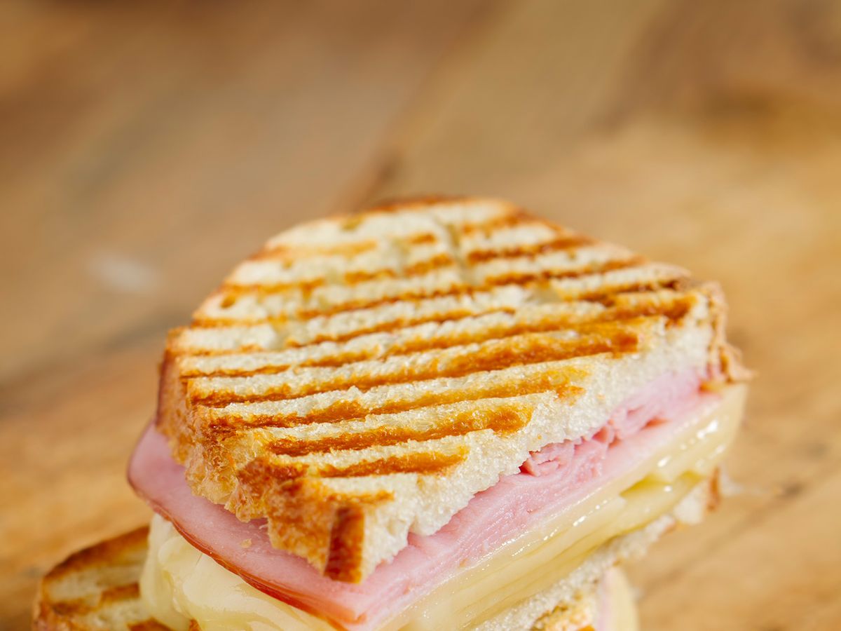 Disfruta de bocadillos crujientes con la sandwichera Taurus ¡Ahorra un 55%  en !