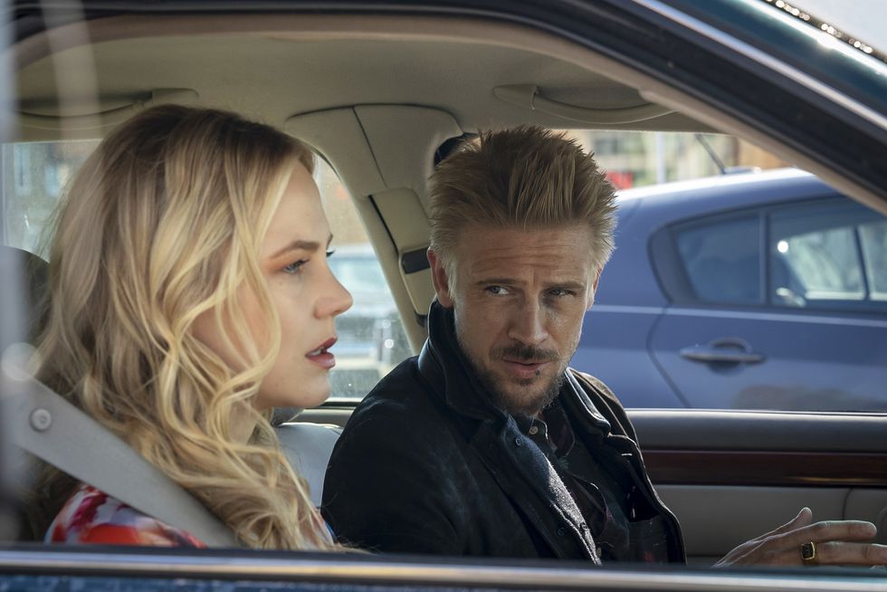 adelaide clemens as sandy stanton, boyd holbrook as clement mansell in the car