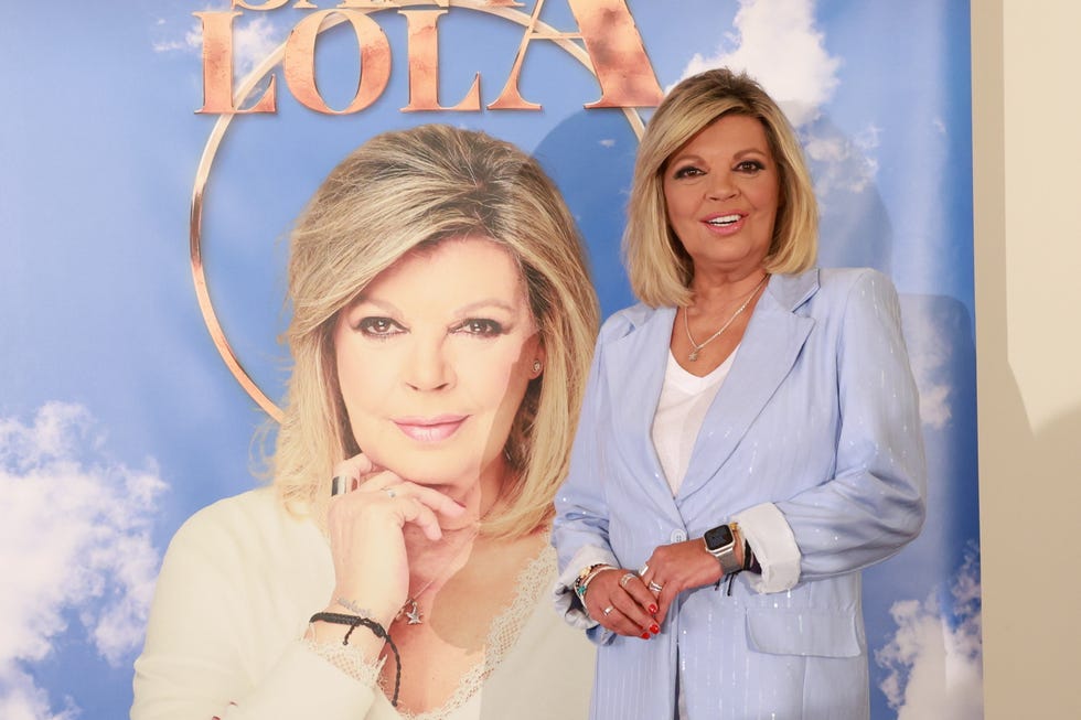 terelu campos en la presentacion en mostoles de 'santa lola'