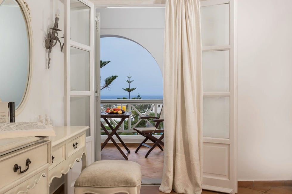 cheap holidays santorini