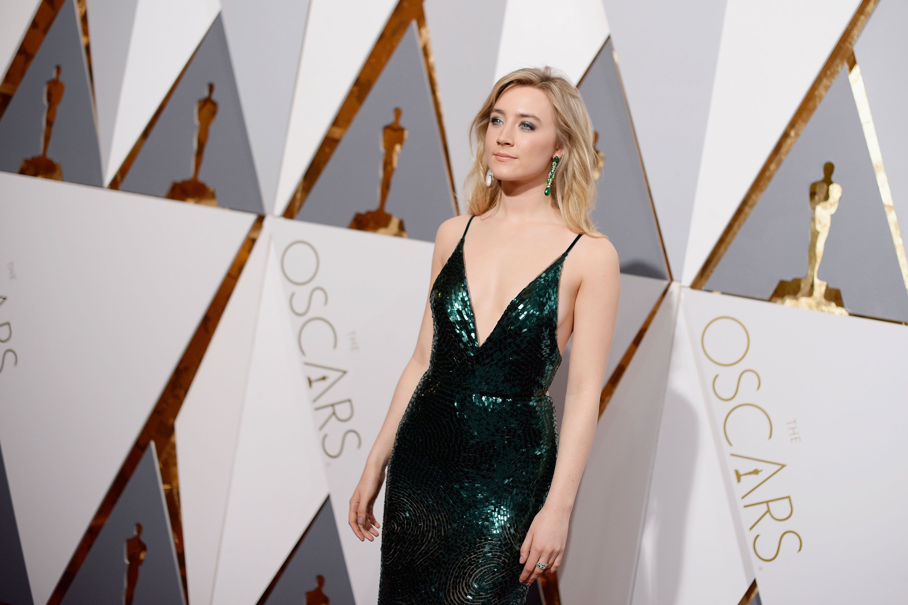 Saoirse Ronan Reveals A Truly Awkward Moment Between George Clooney And ...