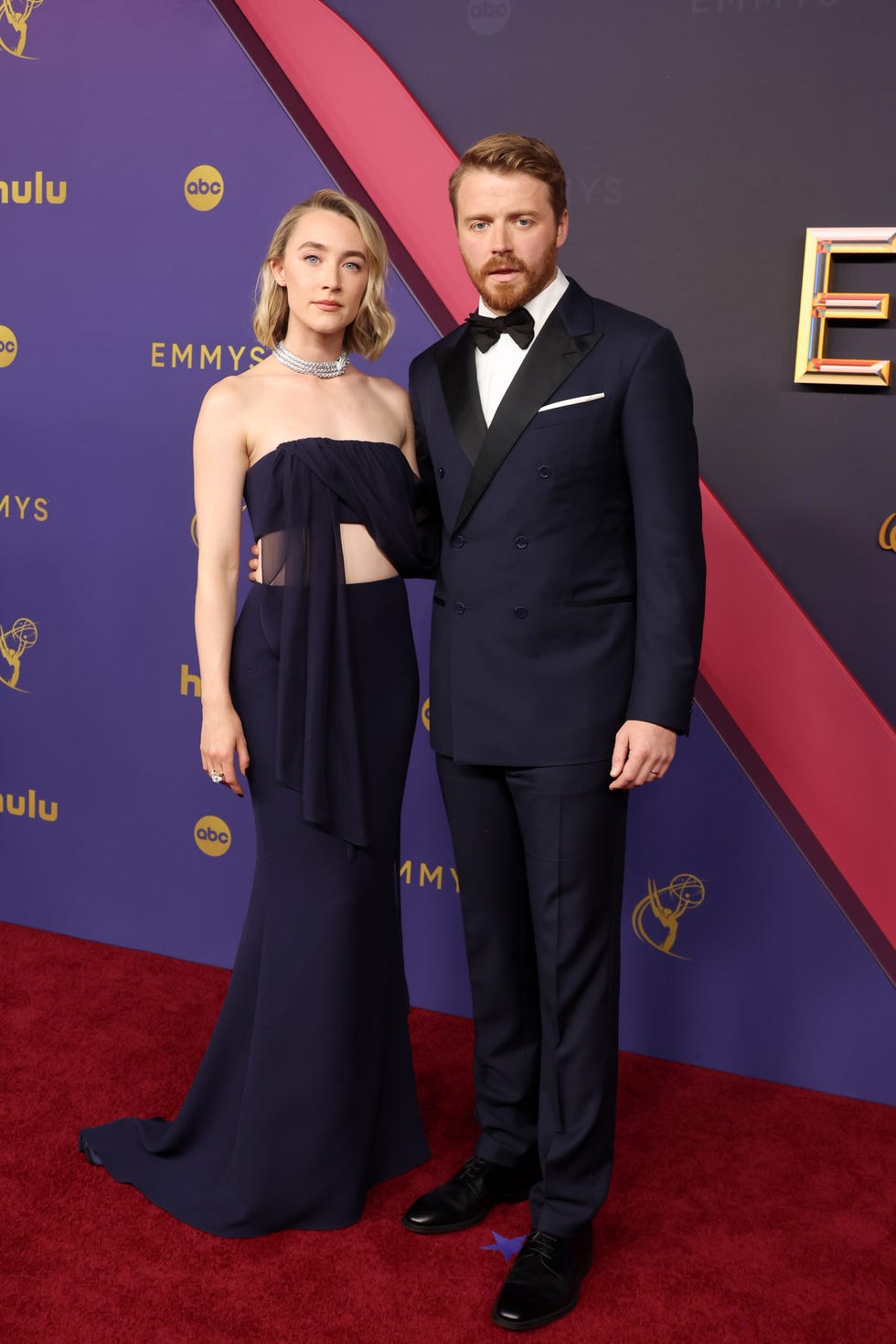 Chegadas ao 76º Emmy Awards no horário nobre