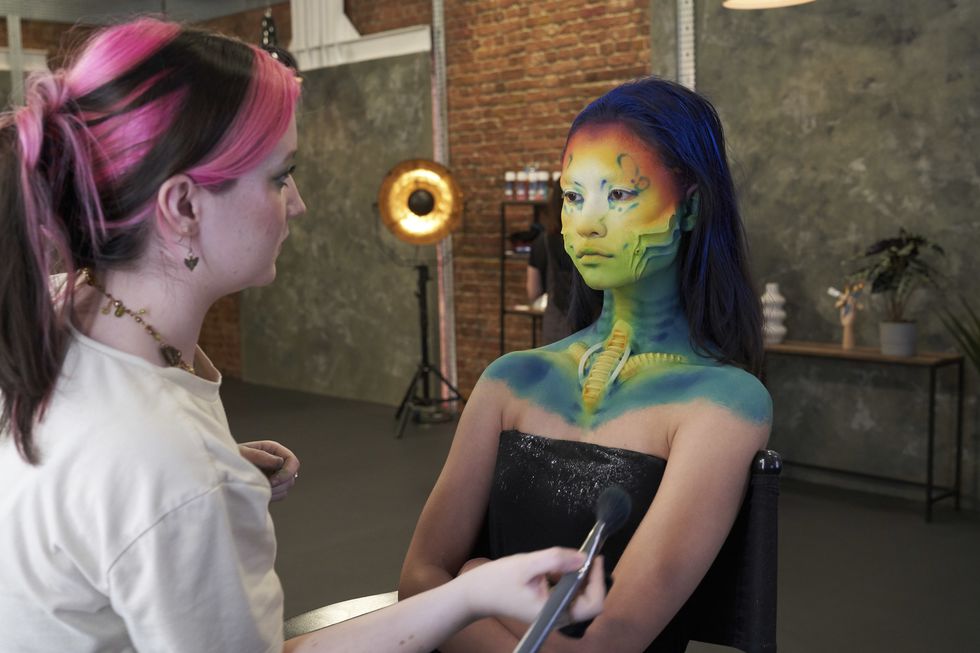 Glow Up: Britain's Next Make-Up Star Season 5 - streaming