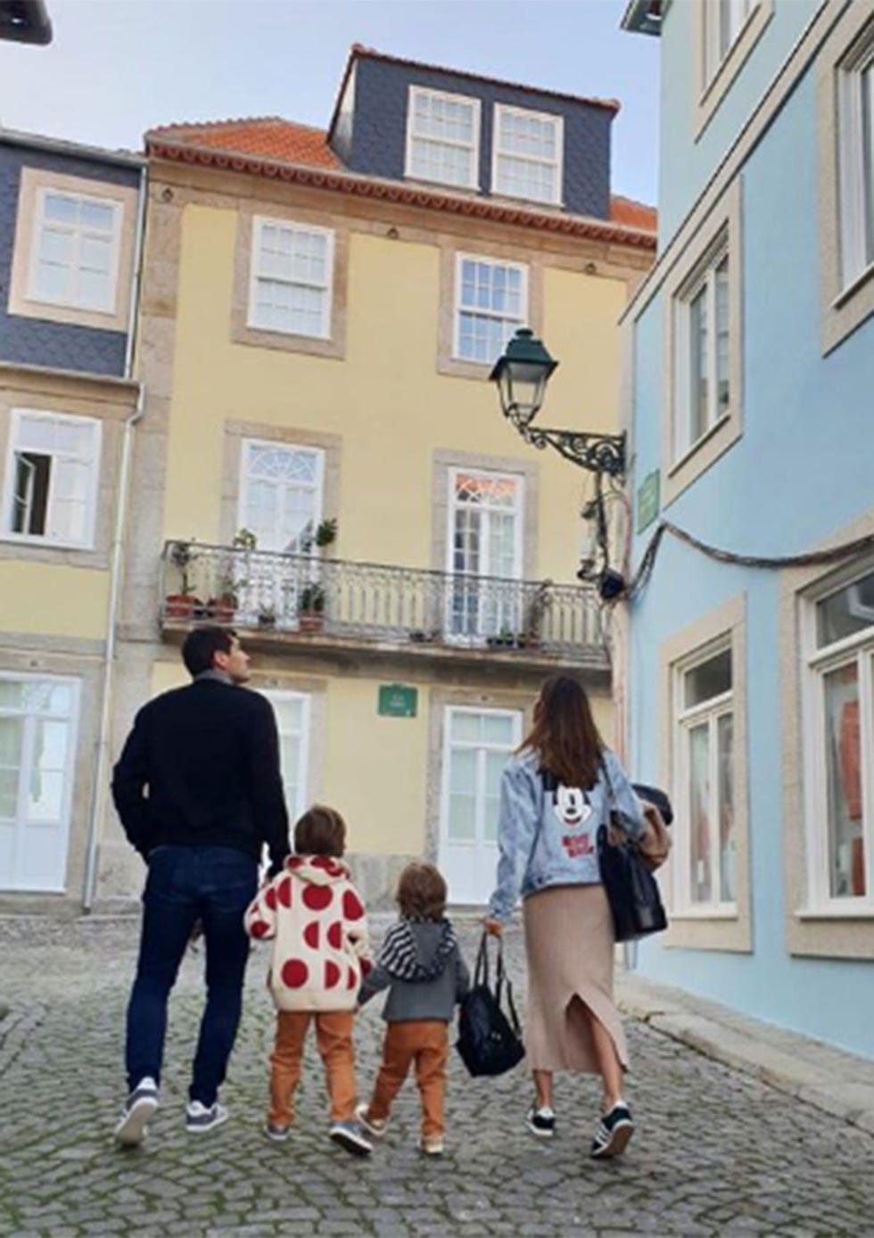 Sara Carbonero con su familia.