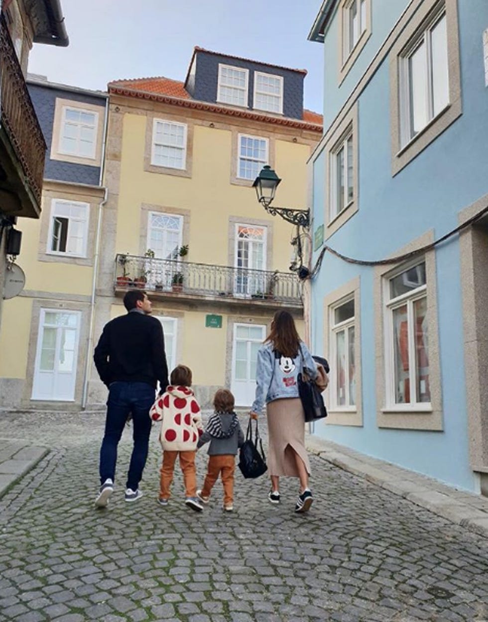Town, Tourism, Snapshot, House, Vacation, Leg, Street, Fun, Summer, Building, 