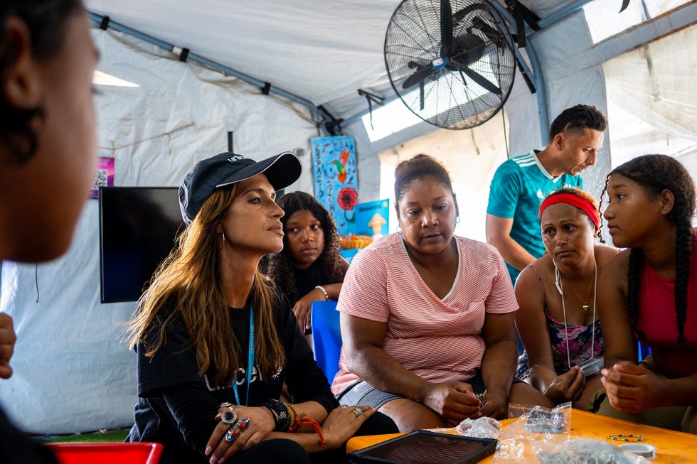 sara carbonero viaja a la selva del darien para conocer la situacion de los migrantes refugiados en la frontera de colombia con panama