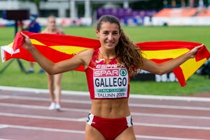 sara gallego posa después de batir el récord absoluto de 400 metros vallas en los europeos sub23 de tallin