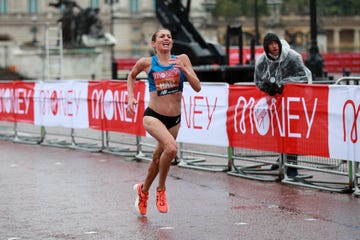 2020 virgin money london marathon finishing kick sara hall