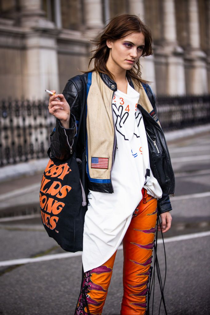 T-shirt T恤 白T T恤穿搭 Street Style  - Paris Fashion Week - Womenswear Fall/Winter 2020/2021 : Day Six