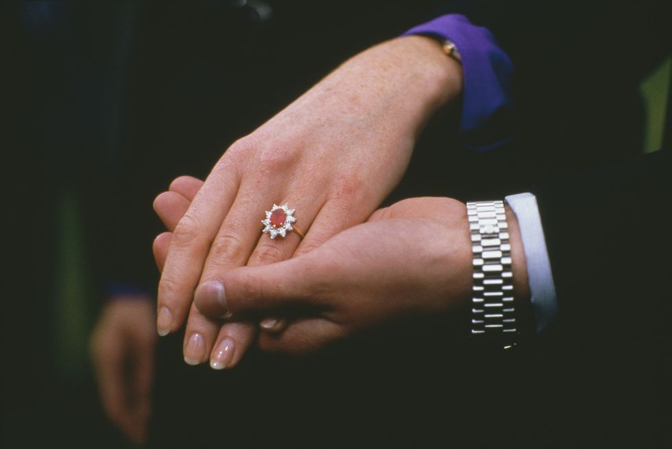 sarah ferguson engagement ring