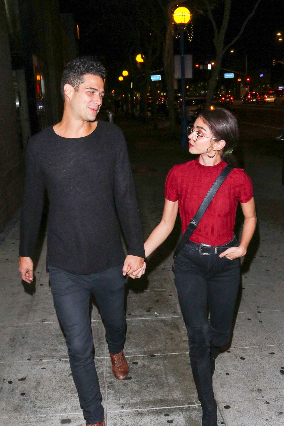 Sarah Hyland And Wells Adams Are Seen On November 19 2018 News Photo 1568751458 ?crop=0.808xw 0.908xh;0.0952xw,0.0931xh&resize=980 *
