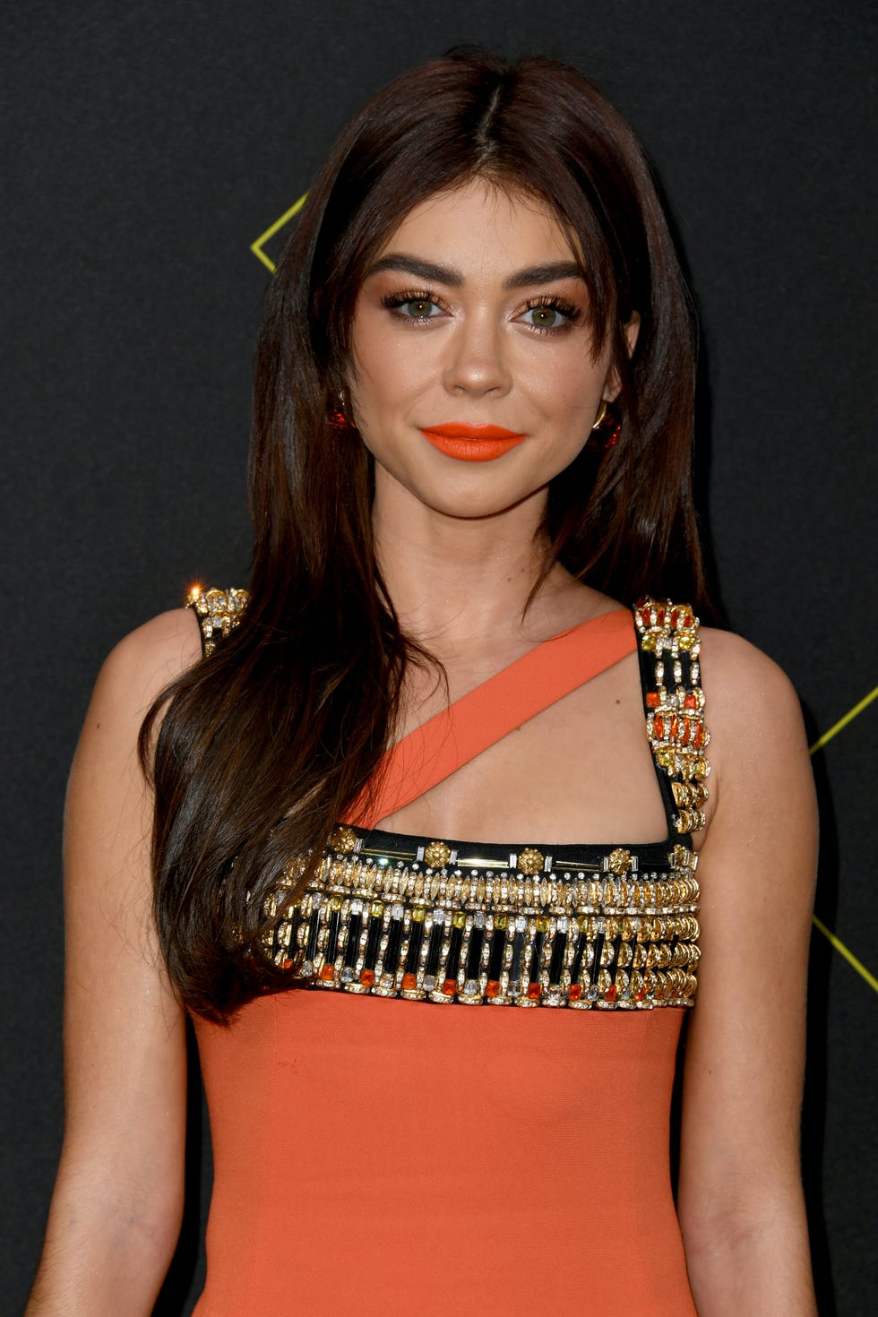 sarah hyland   curtain bangs