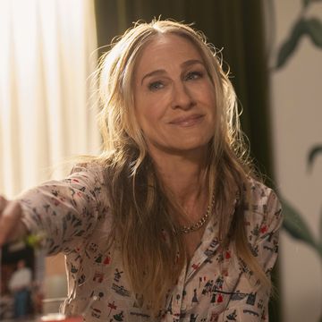 sarah jessica parker as carrie bradshaw, and just like that season 2
