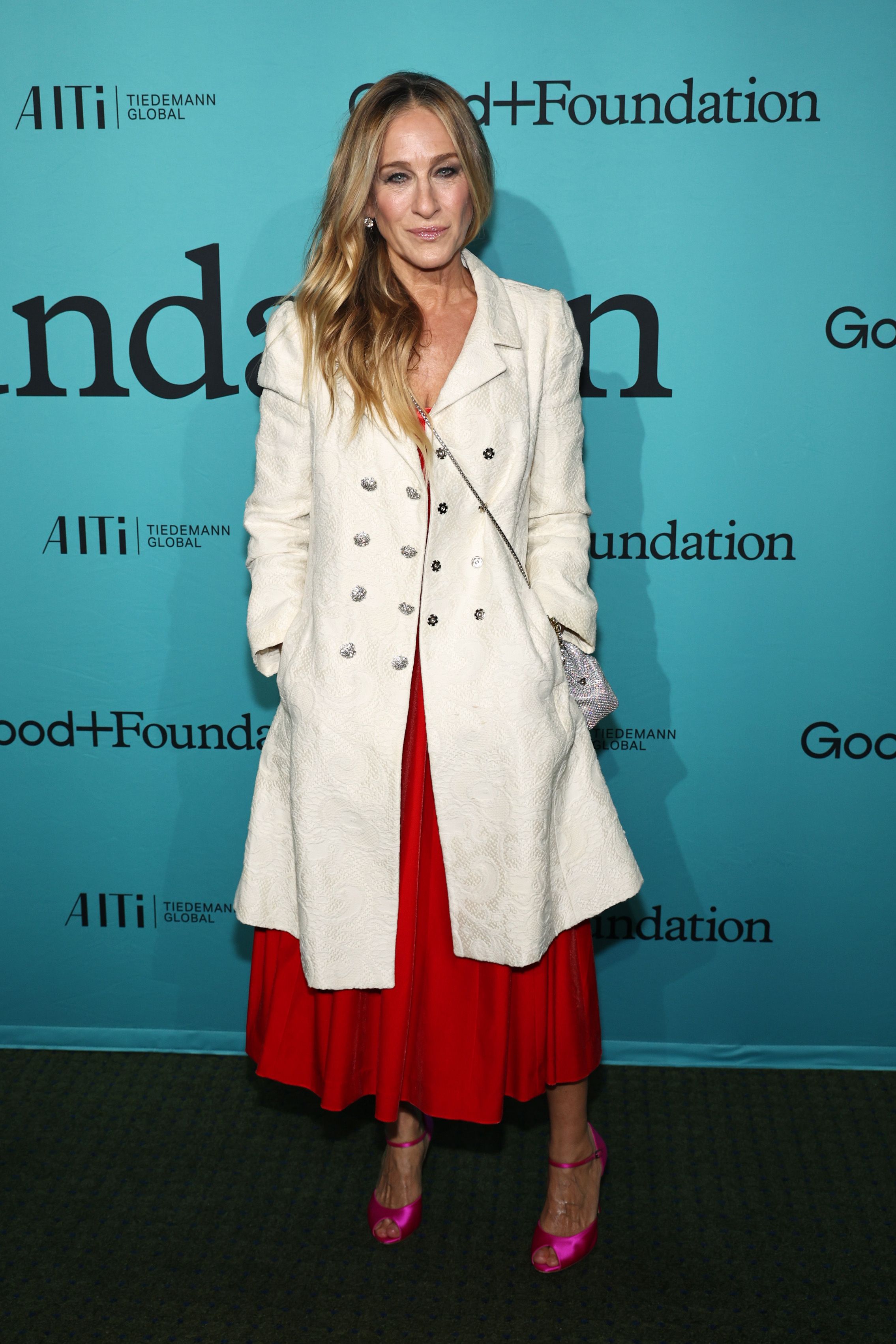 Sarah Jessica Parker steps out in beautiful white coat