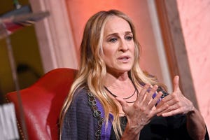 sarah jessica parker calls out "double standard" of growing old