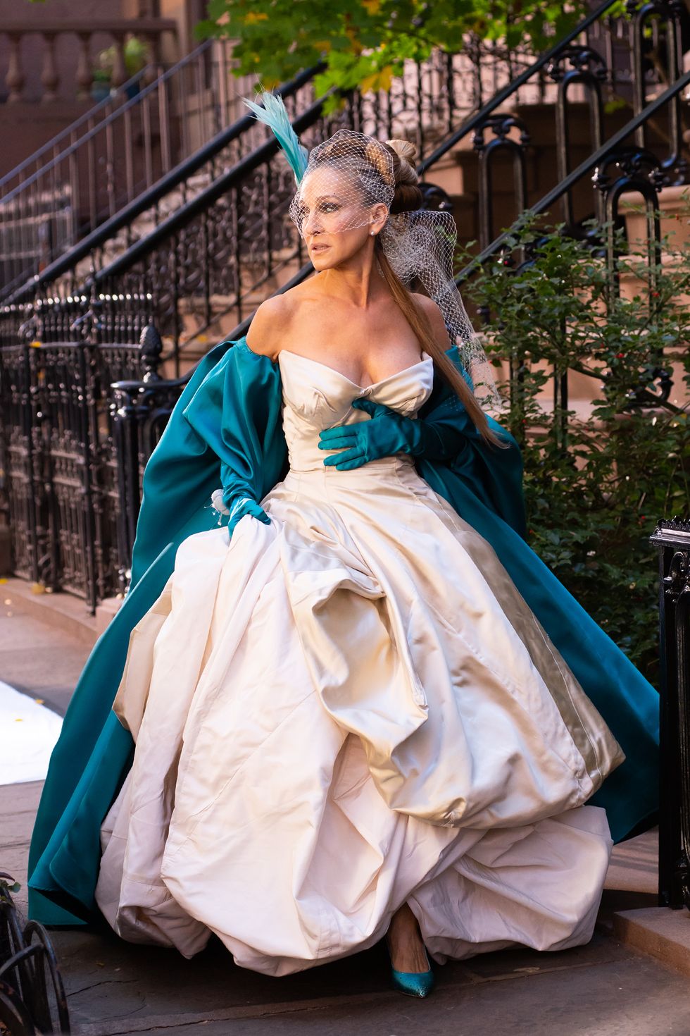 Sarah Jessica Parker rewears Carrie's Vivienne Westwood wedding dress in  'And Just Like That