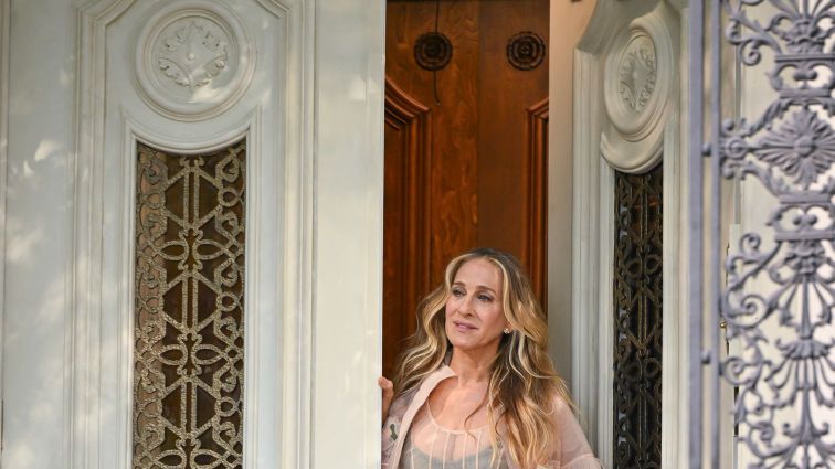 preview for Sarah Jessica Parker filming 'And Just Like That' season three