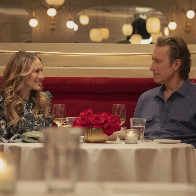 Carrie & Aidan Reunite In First-Look At 'And Just Like That…' Season 2