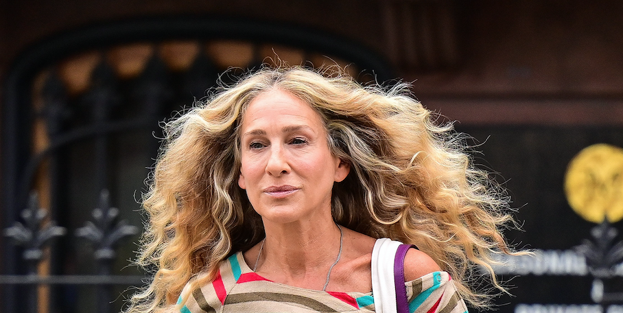 https://hips.hearstapps.com/hmg-prod/images/sarah-jessica-parker-on-what-she-thinks-of-and-just-like-that-1640700494.png?crop=1.00xw:0.389xh;0,0.0596xh&resize=1200:*