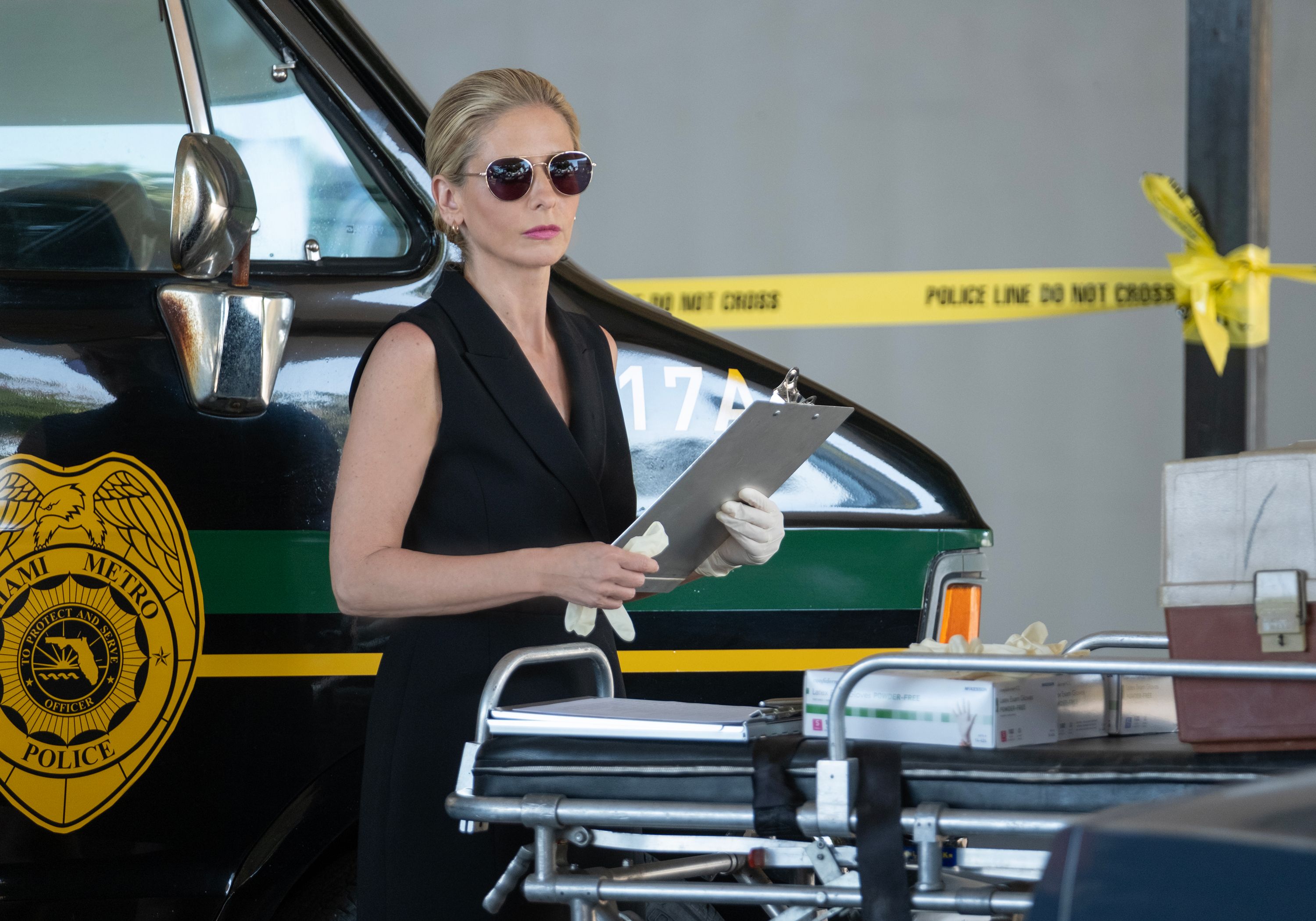 Sarah Michelle Gellar inspects a crime scene in Dexter: Original Sin trailer