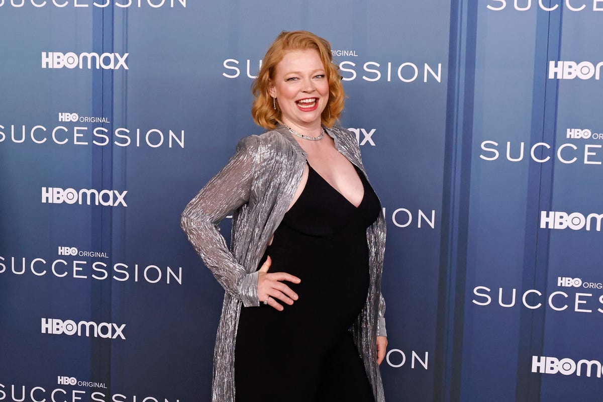 Sarah roy. Sarah Snook. Элизабет Перкинс. Элизабет Перкинс большой.