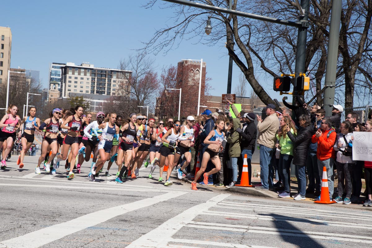 Sara Hall and the lead pack of women at the Olympic Marathon Trials in Atlanta 2020.