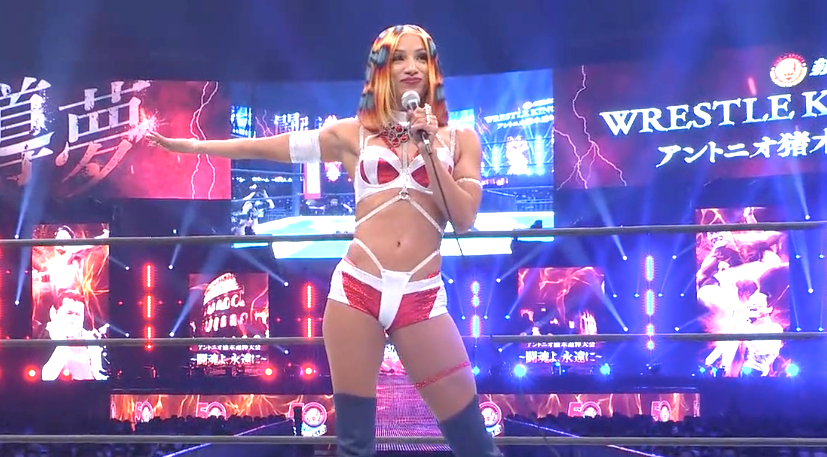 827px x 457px - Sasha Banks debuts for NJPW as Mercedes MonÃ©