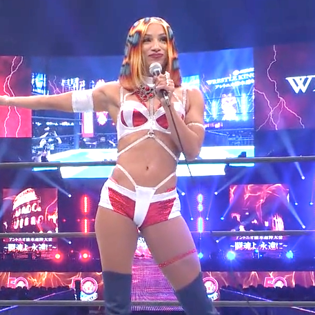 Sasha Banks debuts for NJPW as Mercedes MonÃ©