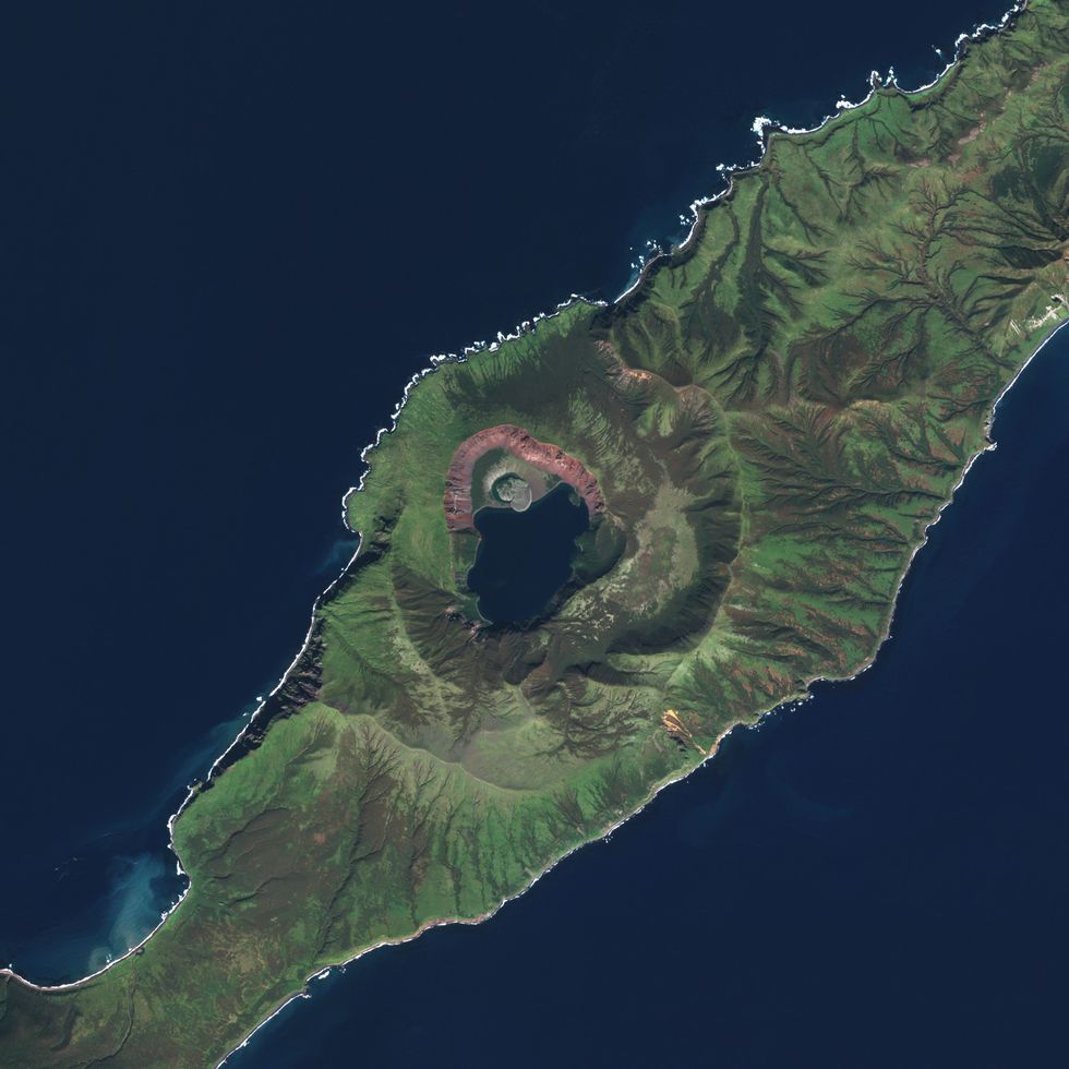 satellite imagery of zavaritskii volcano in russia