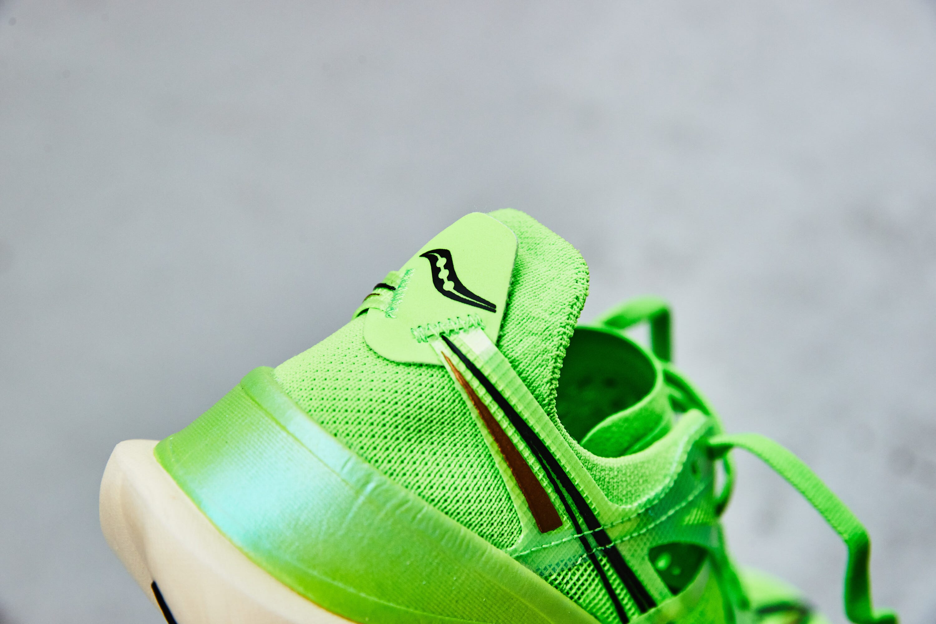 saucony endorphin elite