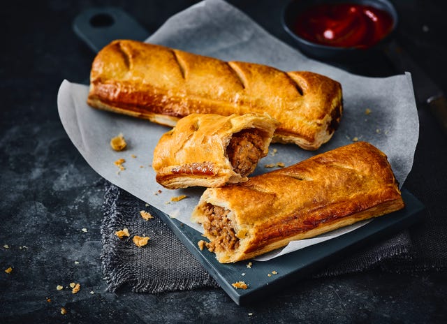 Dish, Food, Cuisine, Ingredient, Baked goods, Pastry, Apple strudel, Filo, Cheese roll, Dessert, 