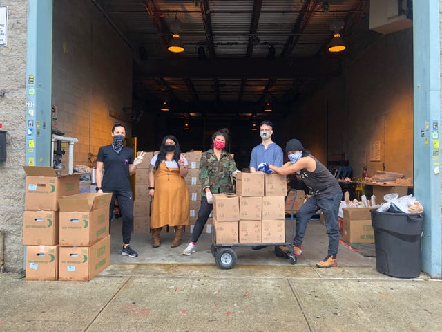 runners help south brooklyn mutual aid