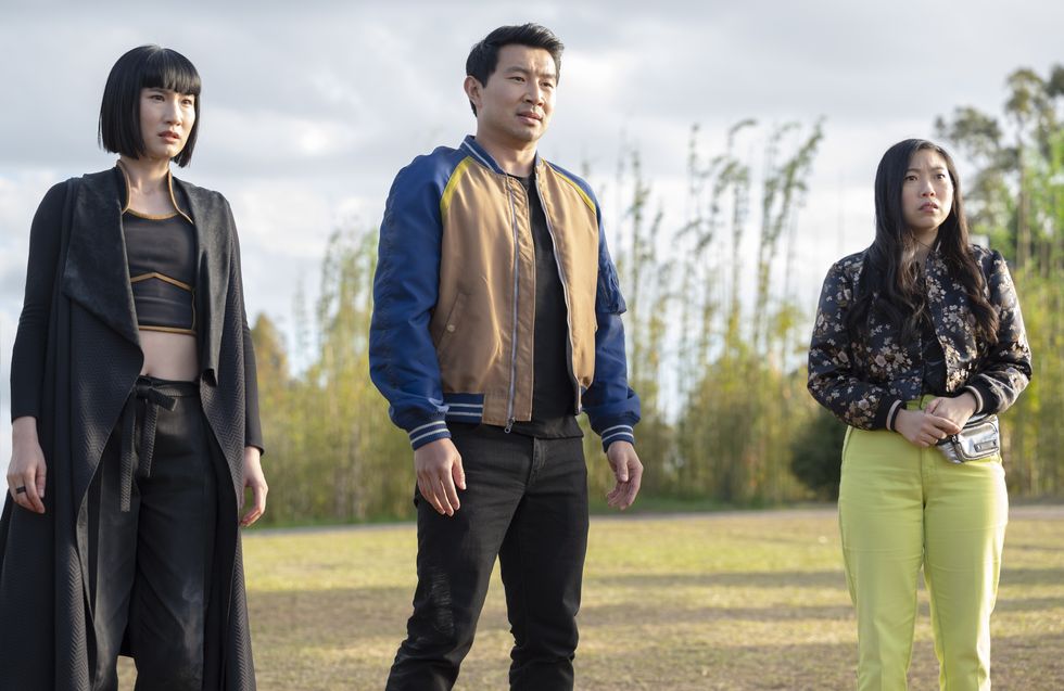l r xialing meng’er zhang, shang chi simu liu and katy awkwafina in marvel studios' shang chi and the legend of the ten rings photo by jasin boland ©marvel studios 2021 all rights reserved