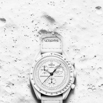 omega x swatch snoopy moonswatch