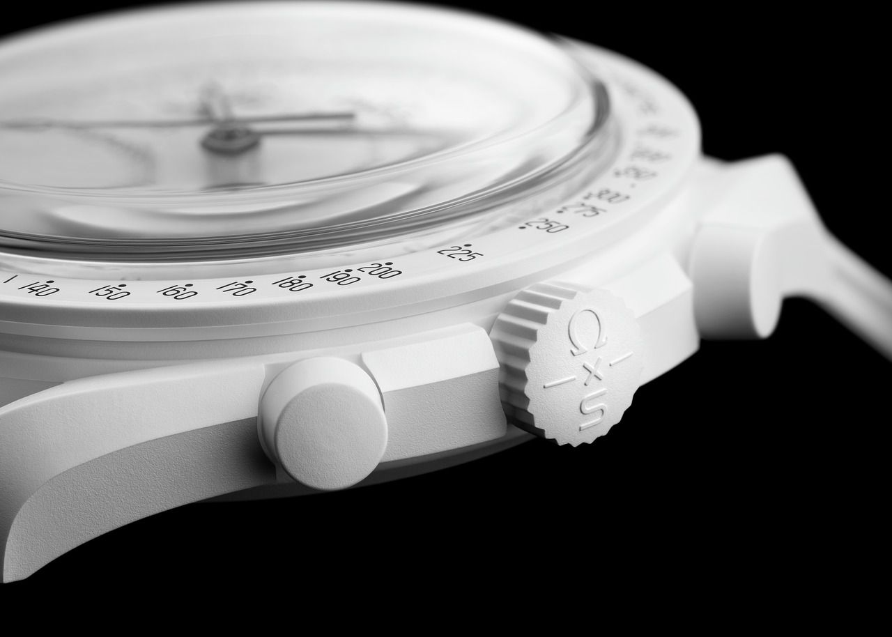 OmegaXSwatch超萌史努比手錶聯名！必買3細節告訴你，不用萬