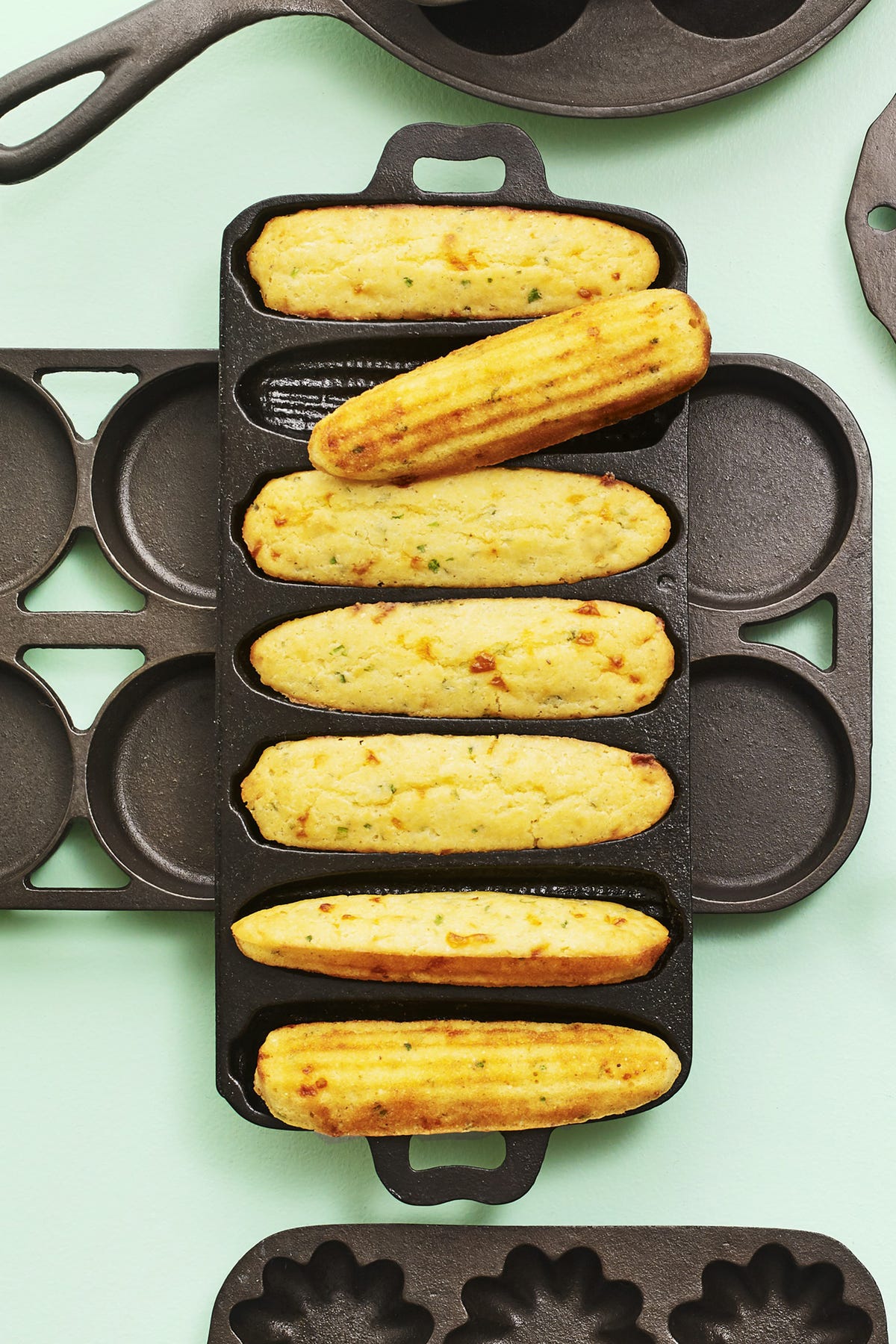 Cast-Iron Corn Bread Pan - Corn Cobs 