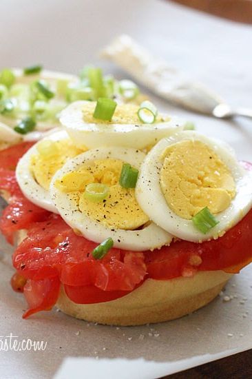egg tomato and scallion sandwich