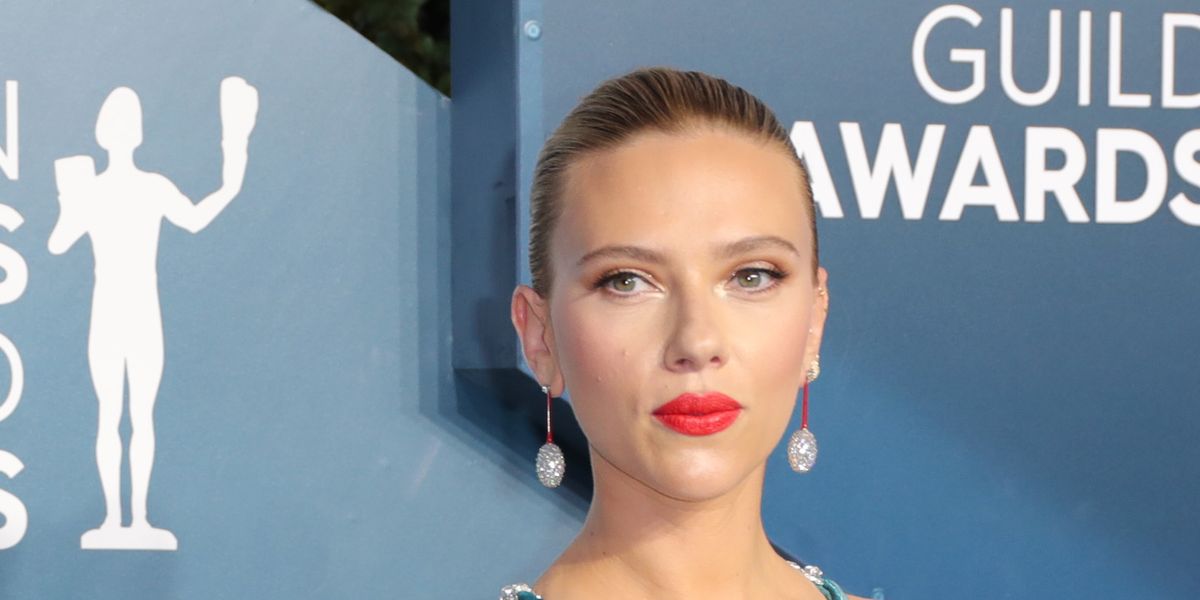 Scarlett Johansson Used to Pick at Her Skin—Here's the Skincare Secrets She  Uses Now