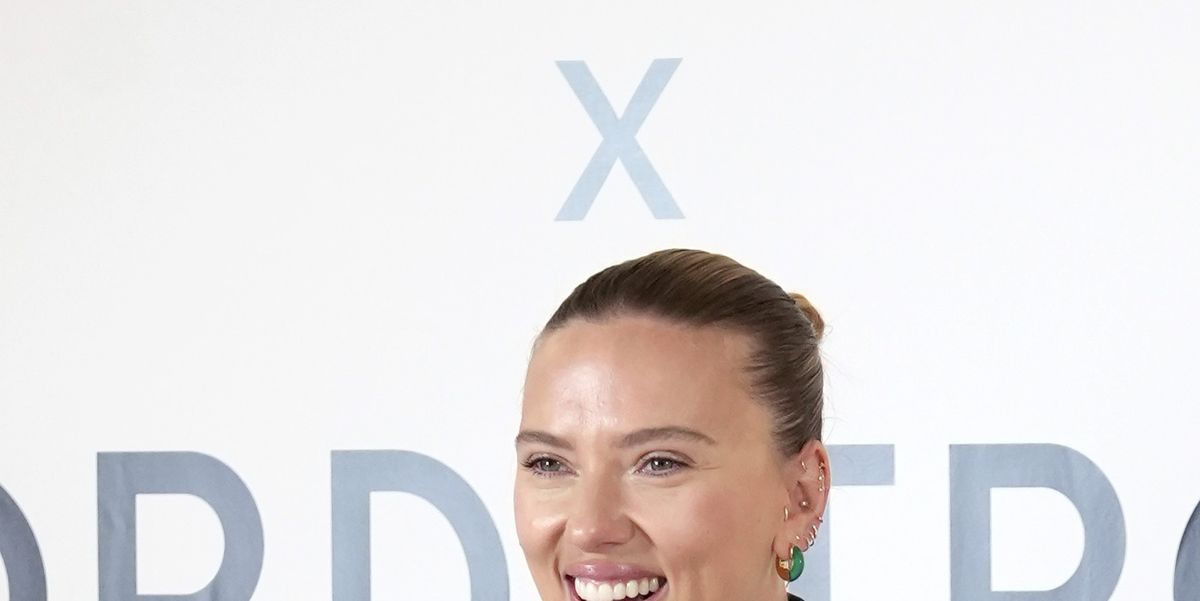 Scarlett Johansson Used to Pick at Her Skin—Here's the Skincare Secrets She  Uses Now