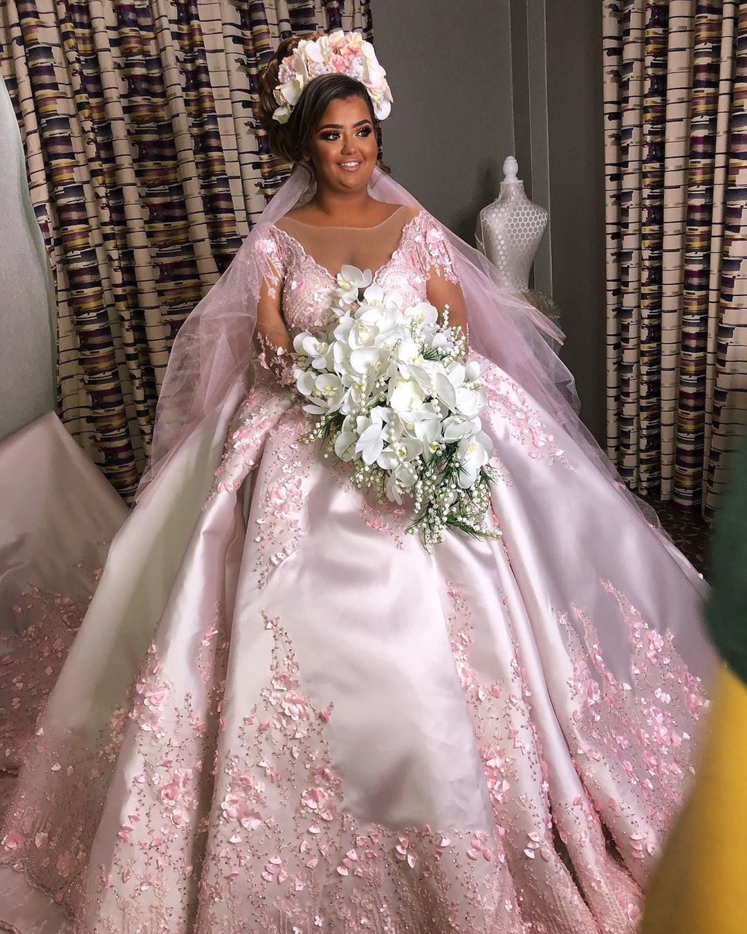 X Factor star Scarlett Lee ties the knot in a huge pink gown