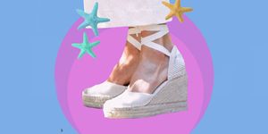 le scarpe donna dell'estate 2021 hanno le zeppe, sono comode e si chiamano espadrillas, ecco come abbinare le scarpe con zeppa estive più cool delle vacanze