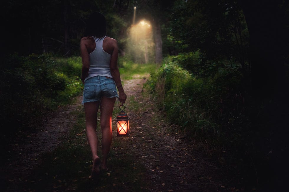 Why Are There So Many Female Ghosts? - Atlas Obscura