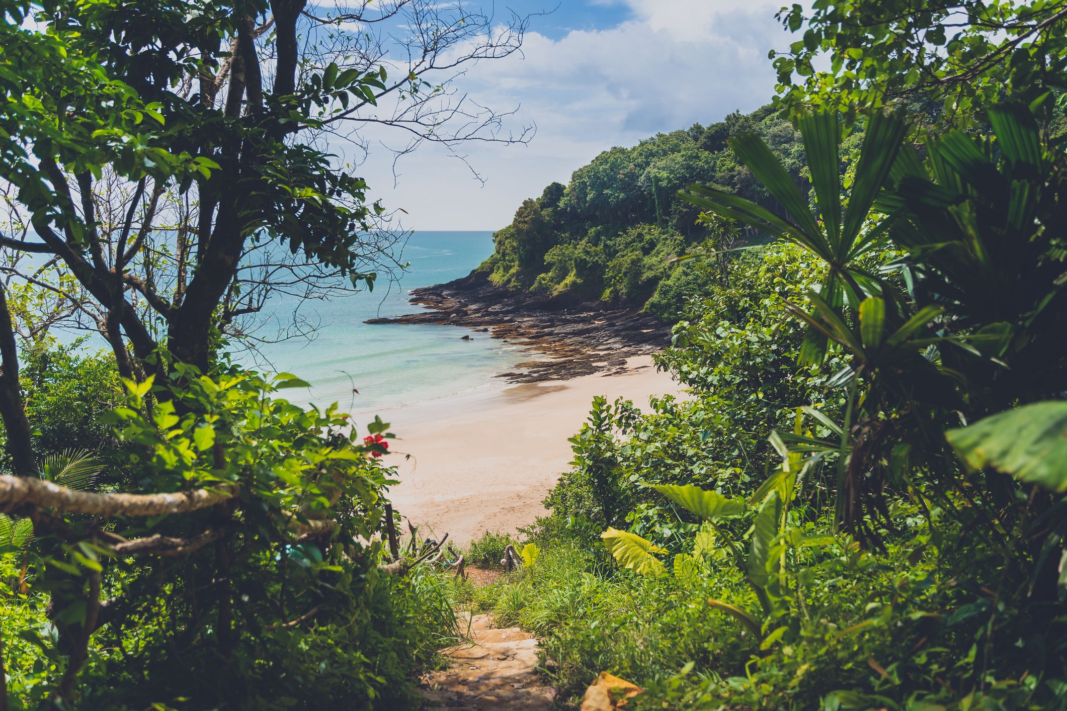 Best vacation spots 2025 for beach and hiking