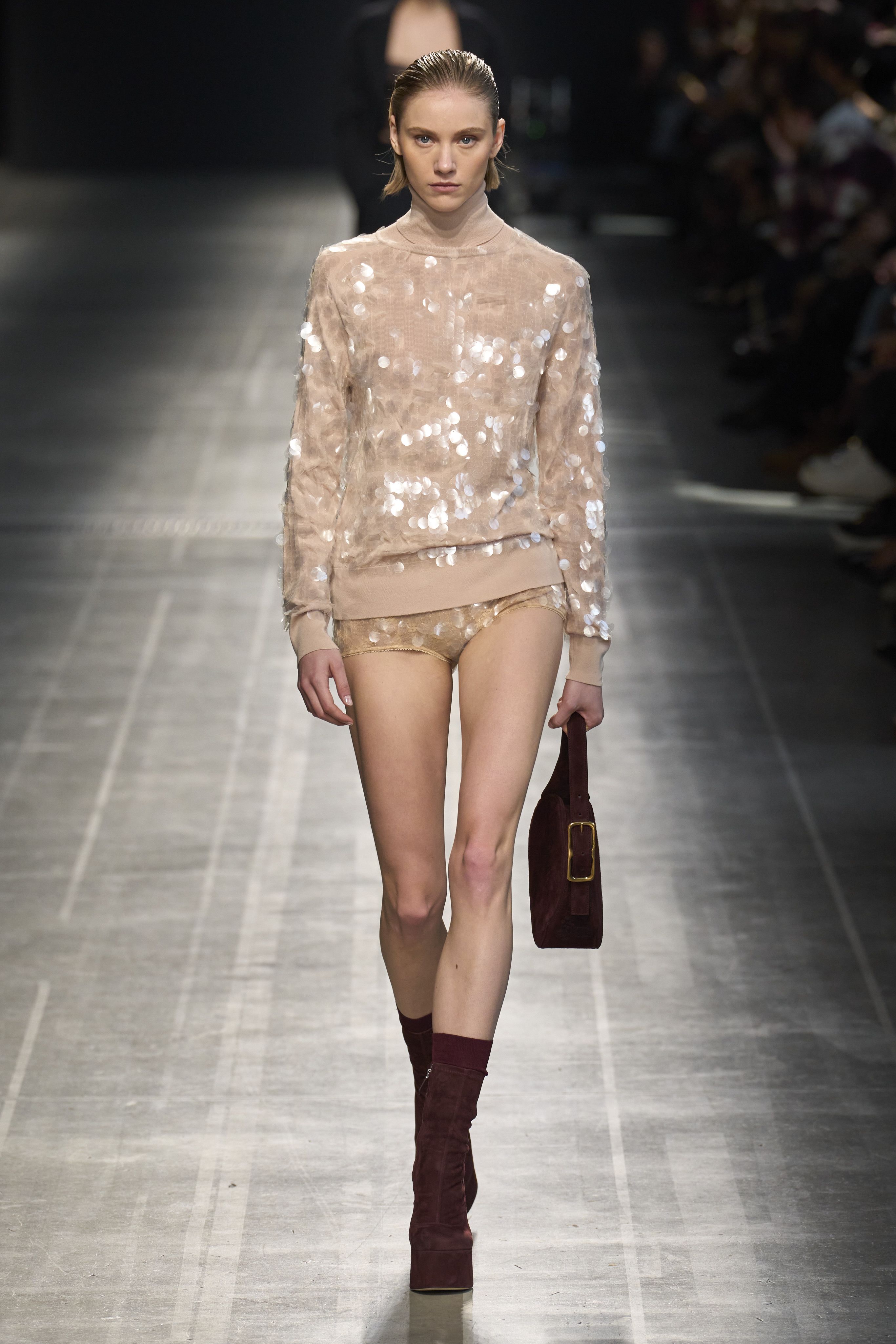 エルマンノ シェルヴィーノ（ERMANNO SCERVINO）2024-25秋冬