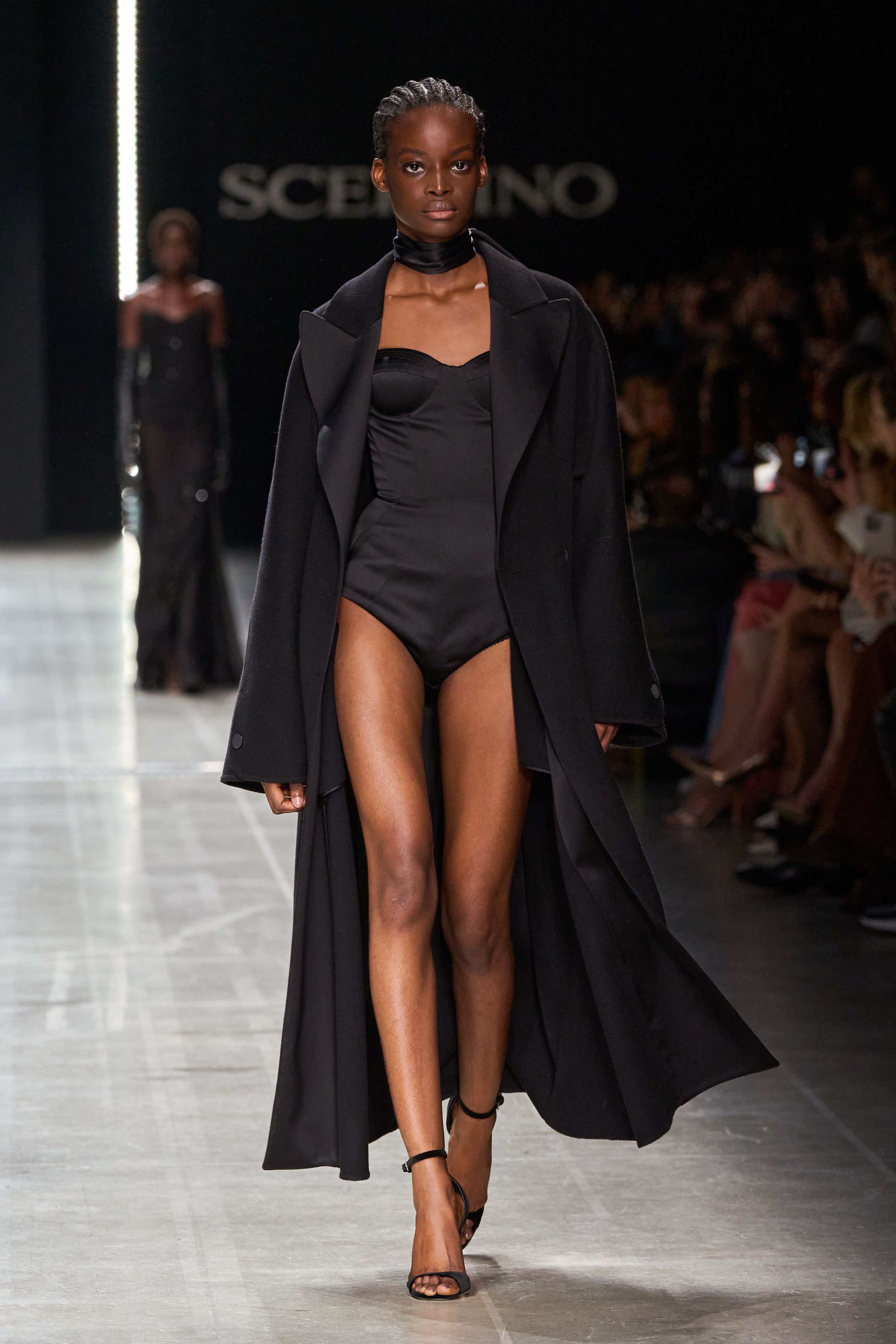 エルマンノ シェルヴィーノ（ERMANNO SCERVINO）2024-25秋冬