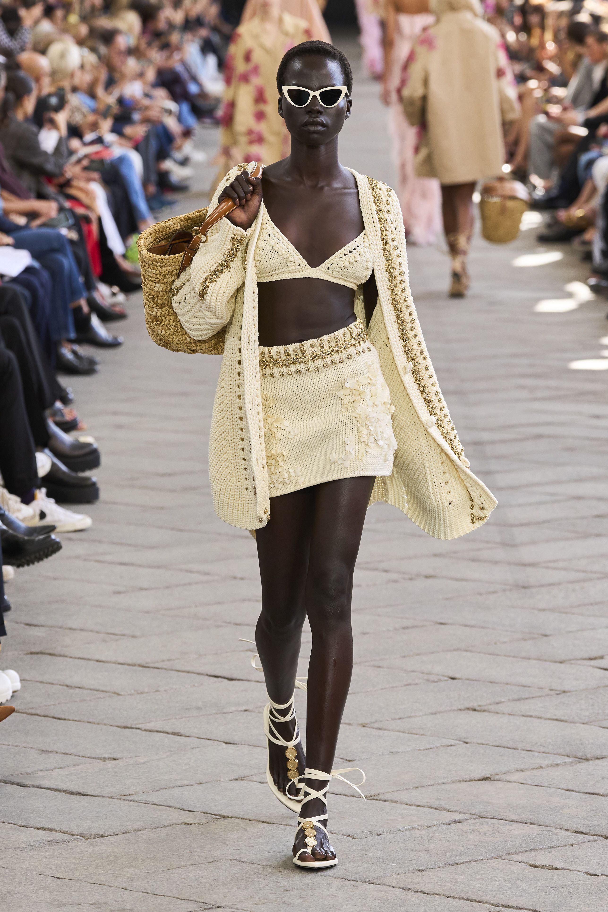 エルマンノ シェルヴィーノ（ERMANNO SCERVINO）2024春夏コレクション | ファッション | ELLE ［エル デジタル］
