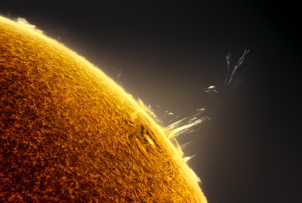 zonnevlam vastgelegd boven portugal op 30 april 2022
