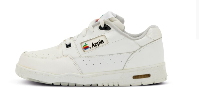 Sneakerheads opgelet Paar echte Apple gympies kost 50.000