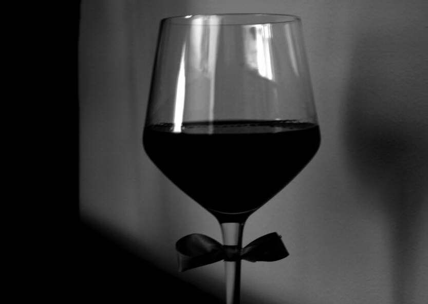 Stemware, Wine glass, Glass, Drinkware, Champagne stemware, Still life photography, Black, Drink, Wine, Alcoholic beverage, 